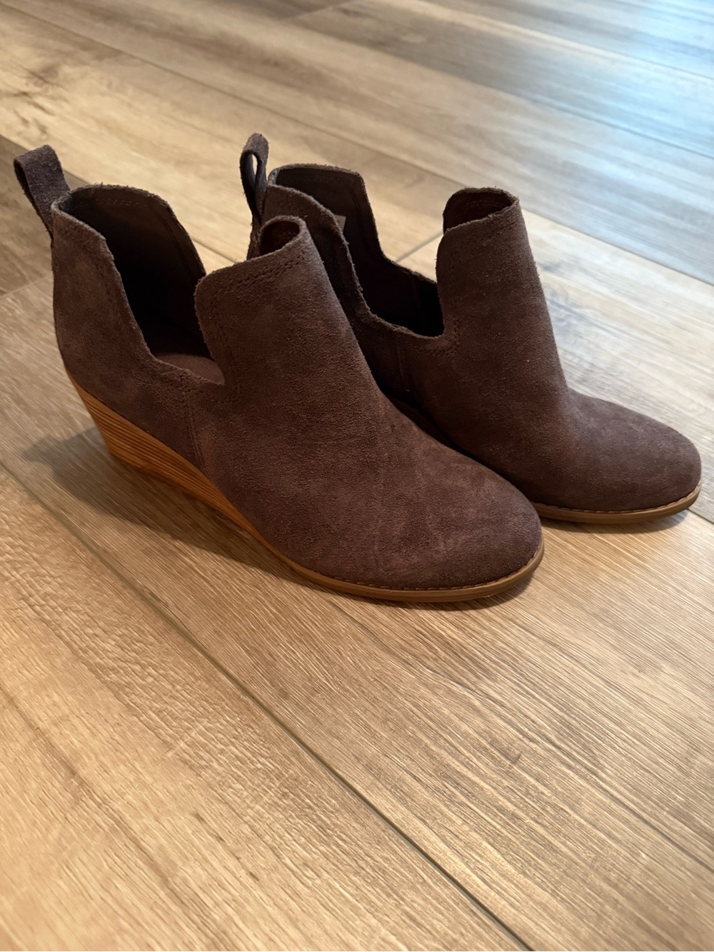 Women's Brown Suede Wedge Booties - Classic Casual - Bluish Gray